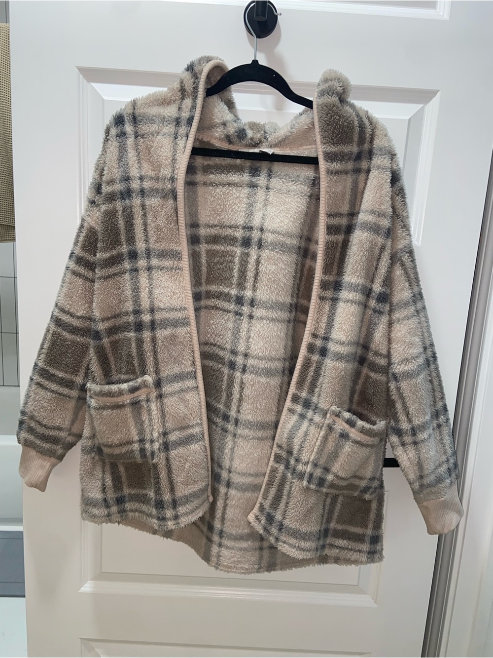 Cozy Plaid Hooded Jacket - Cream & Gray UGG Small